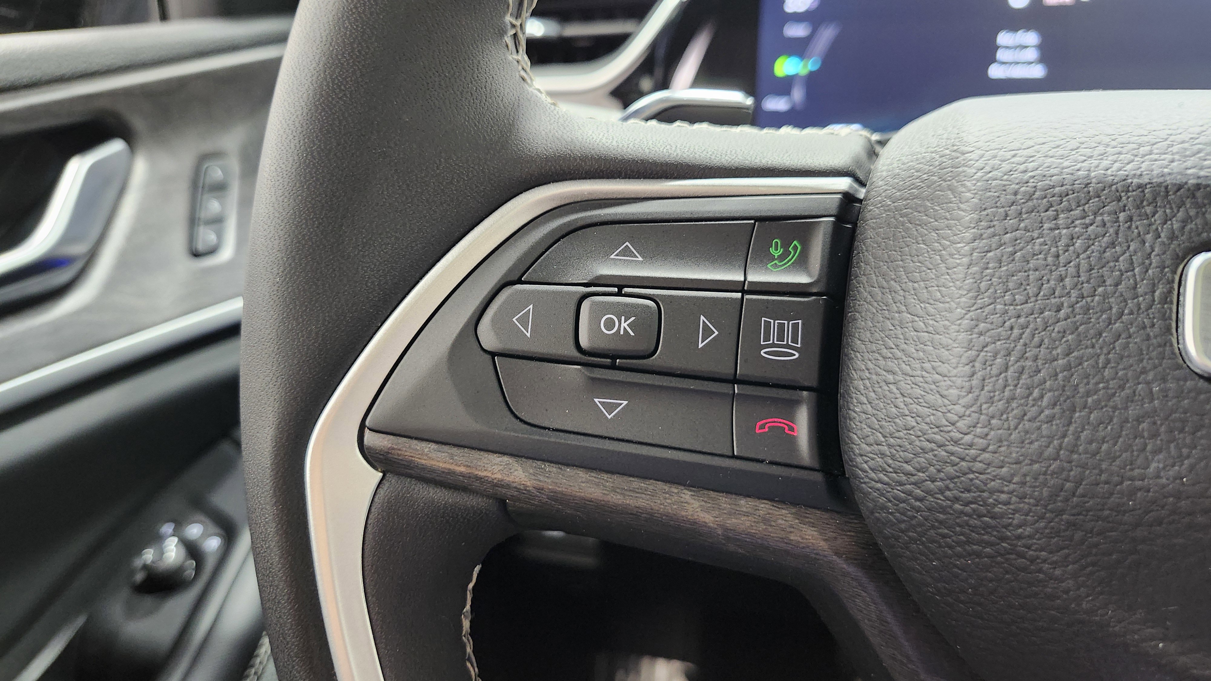 Used 2023 Jeep Grand Cherokee 4WD 4xe image 39