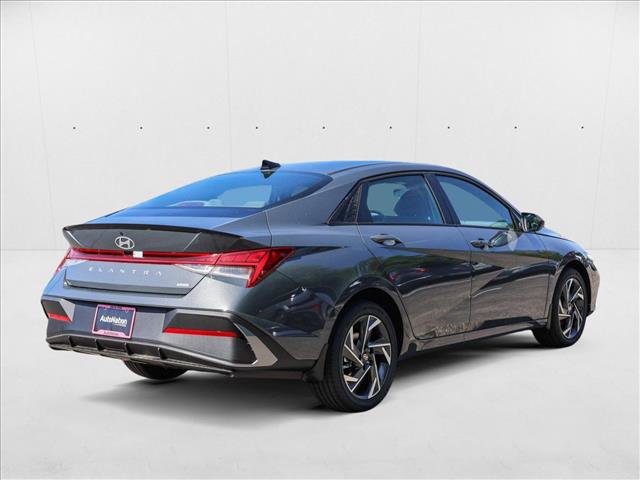 New 2025 Hyundai Elantra SEL image 5