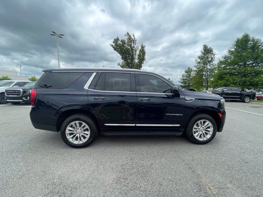 Used 2024 GMC Yukon SLT AWD/4WD image 8