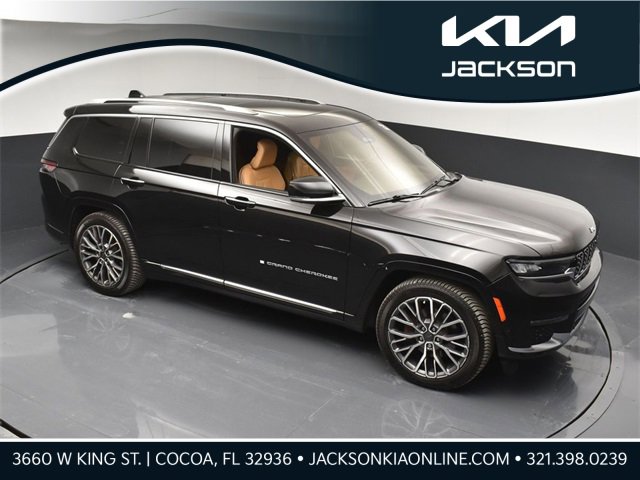 Used 2023 Jeep Grand Cherokee L Summit image 1