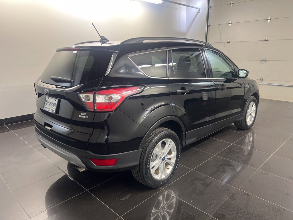 Used 2018 Ford Escape SE w/ SE Sync 3 Package image 6