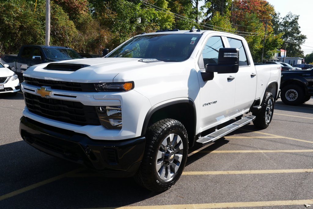 Used 2025 Chevrolet Silverado 2500 Custom w/ Custom Convenience Package image 4