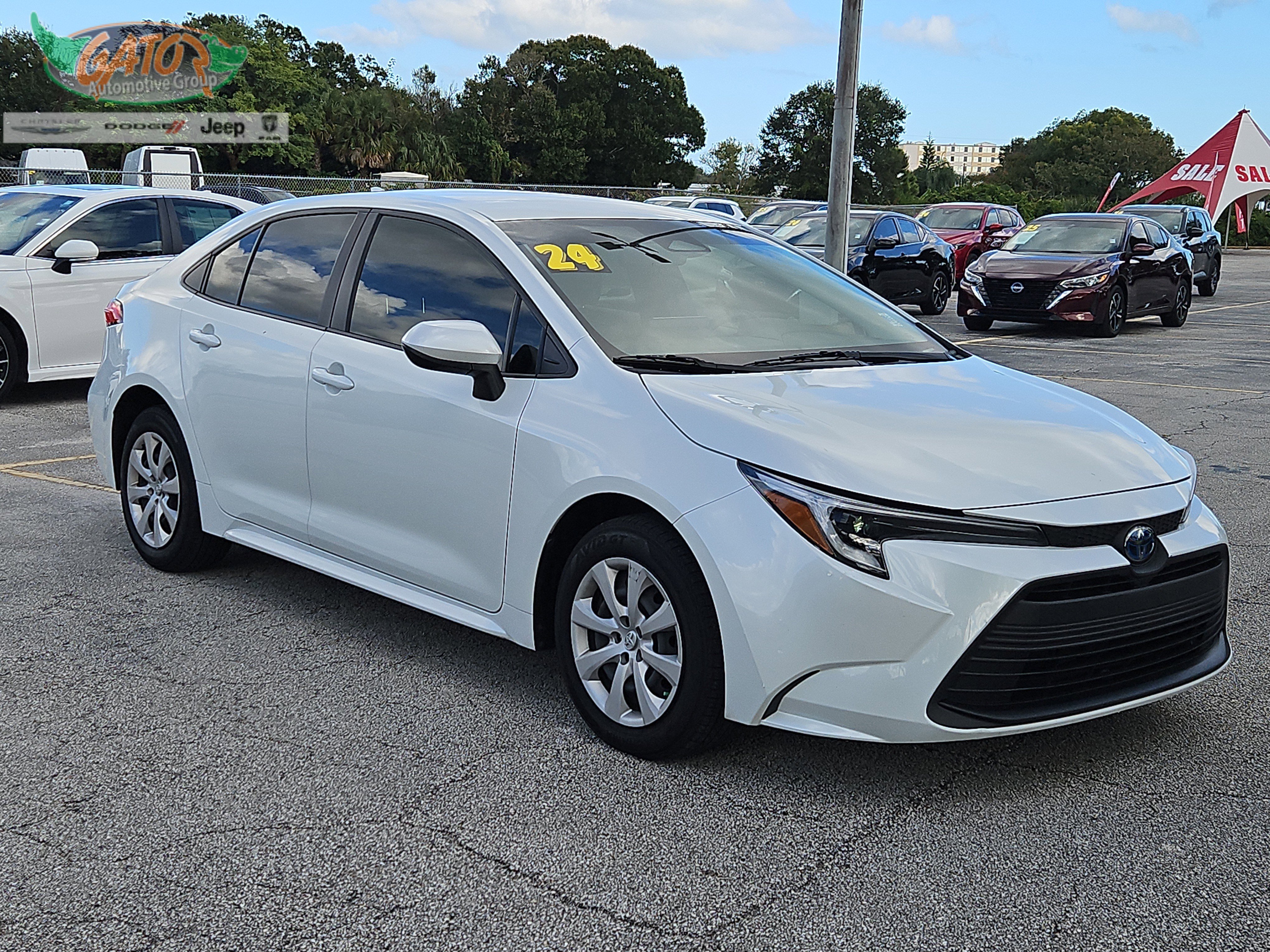 Used 2024 Toyota Corolla LE FWD image 1