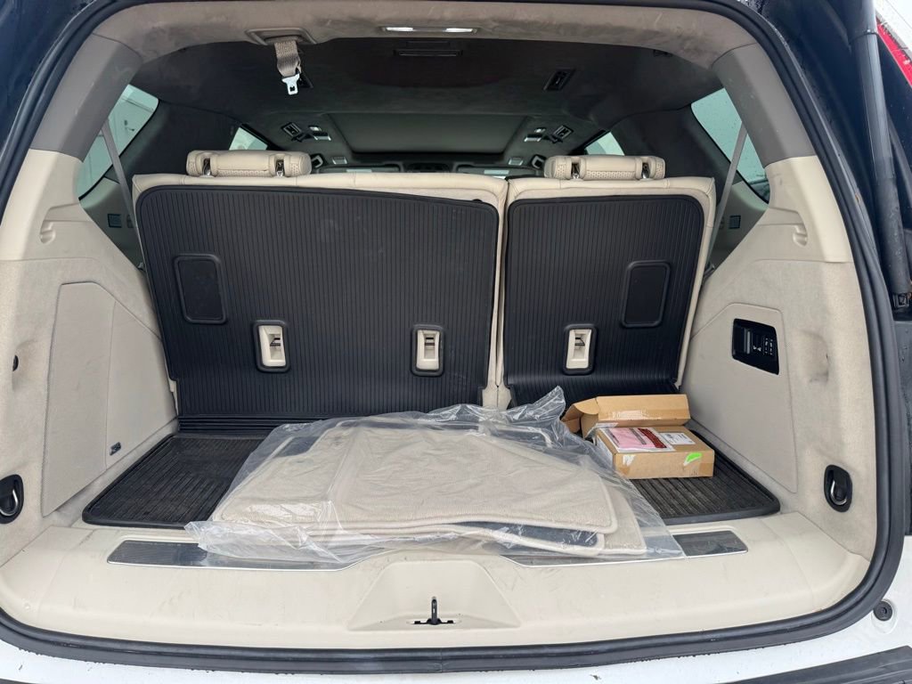 Certified 2024 Cadillac Escalade Premium Luxury Platinum w/ LPO, Floor Liner Package AWD/4WD image 8