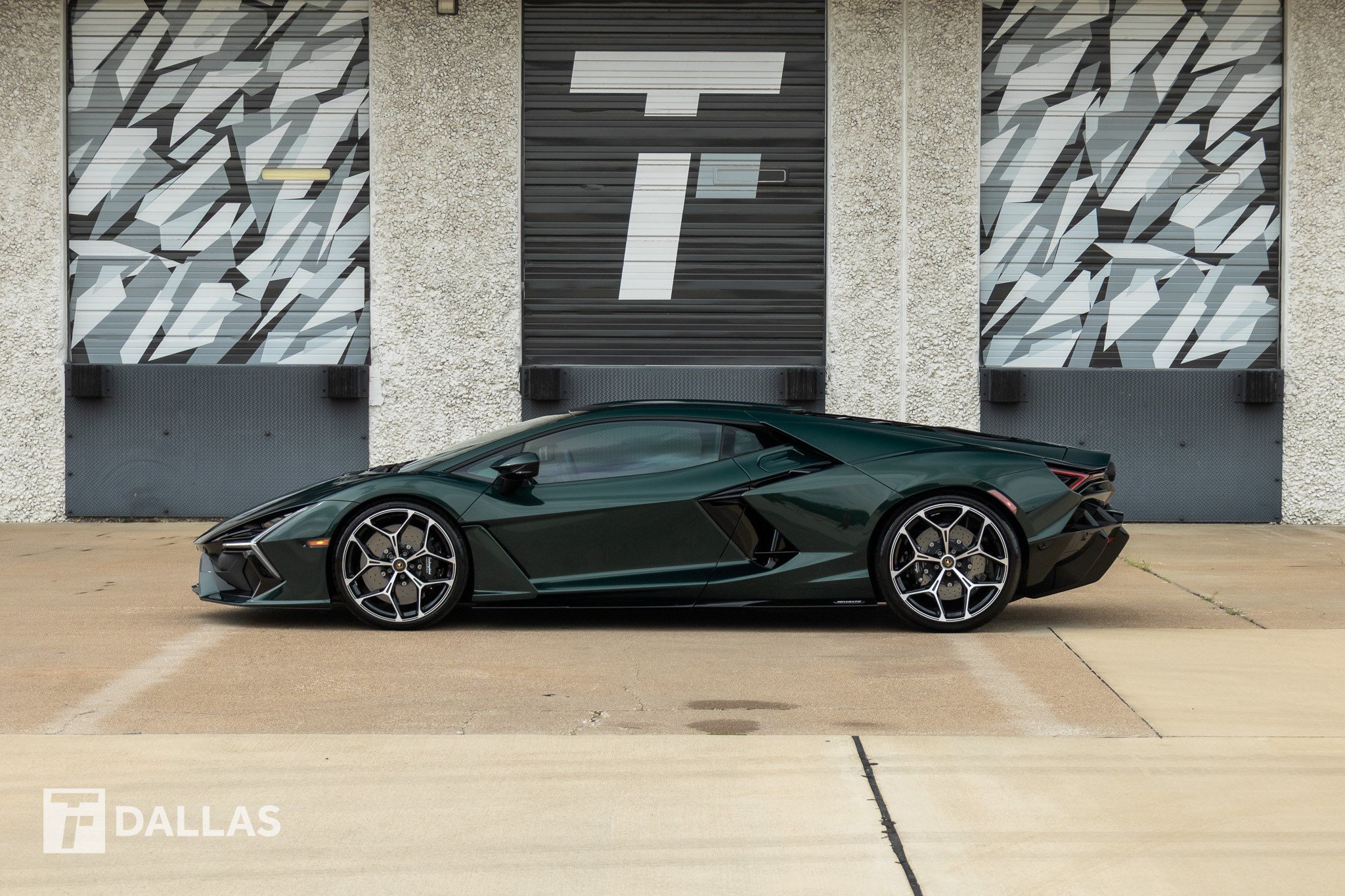 Used 2025 Lamborghini Revuelto AWD/4WD image 2