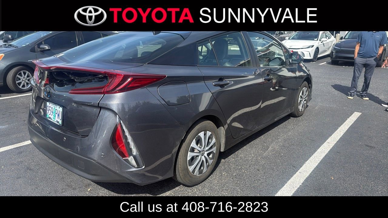 Used 2021 Toyota Prius Prime Limited FWD image 2