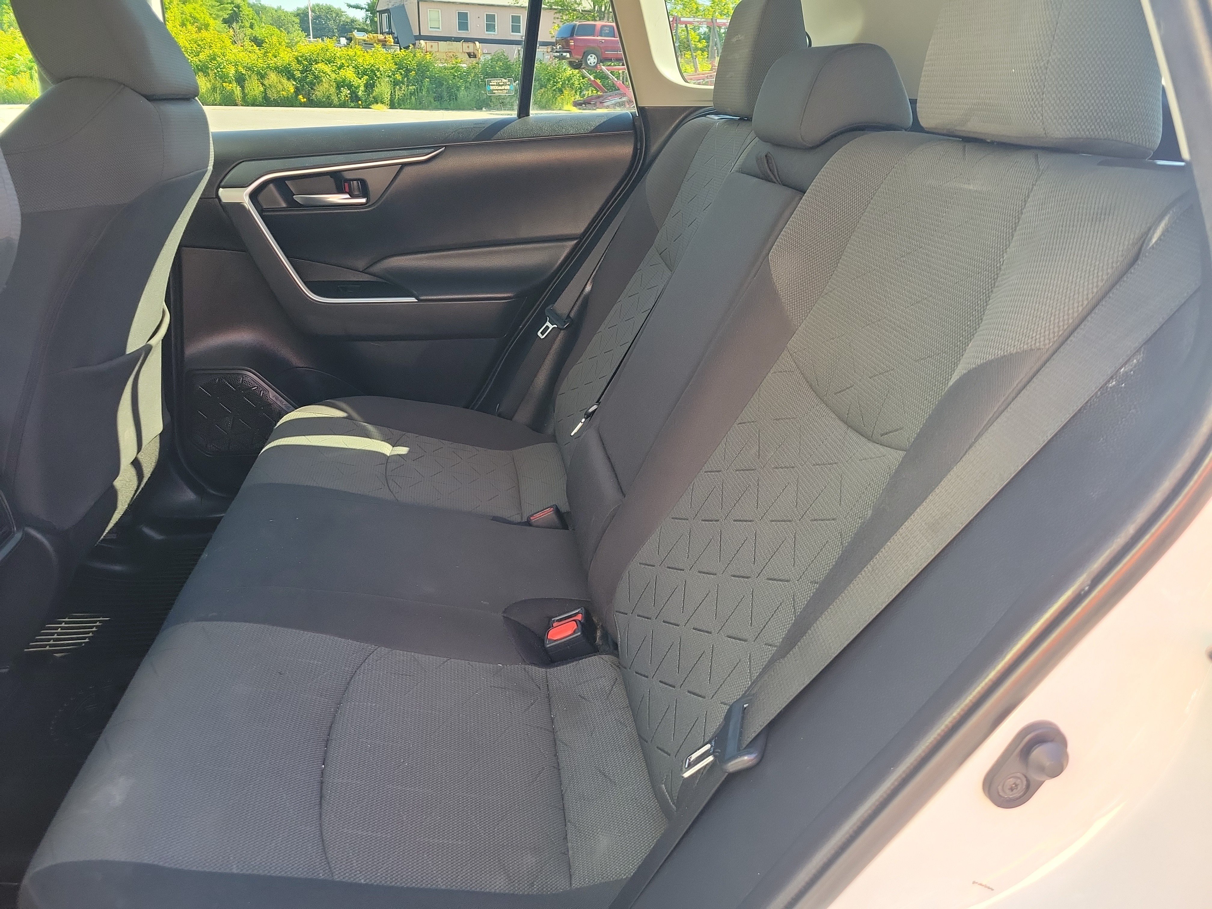 Used 2020 Toyota RAV4 XLE w/ Convenience Package AWD/4WD image 16