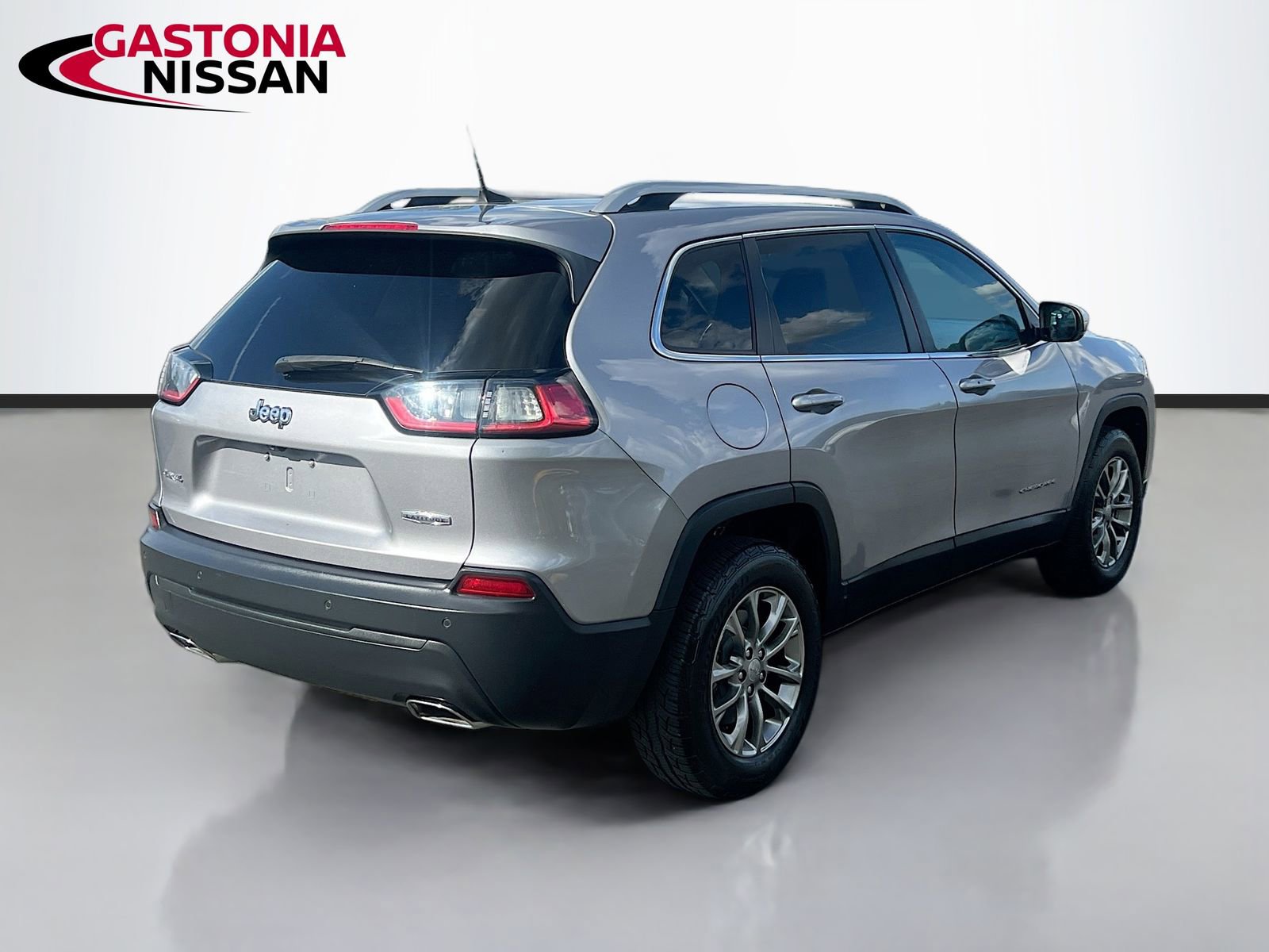 Used 2019 Jeep Cherokee Latitude Plus w/ Cold Weather Group image 9