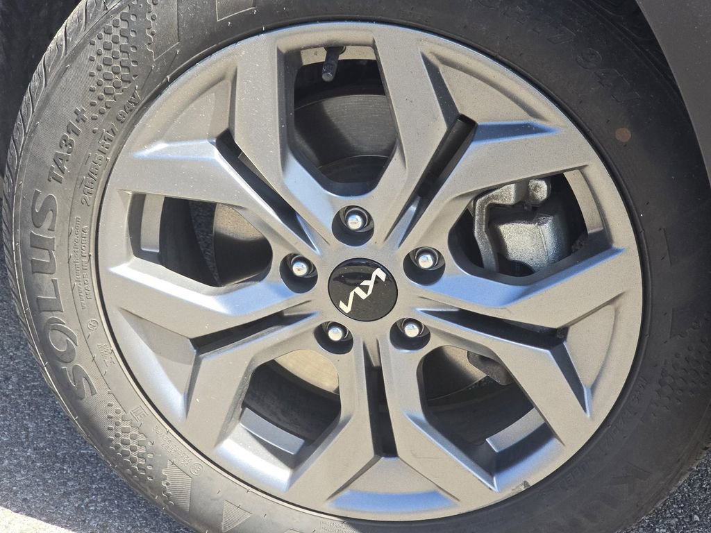 Used 2024 Kia Seltos LX AWD/4WD image 7