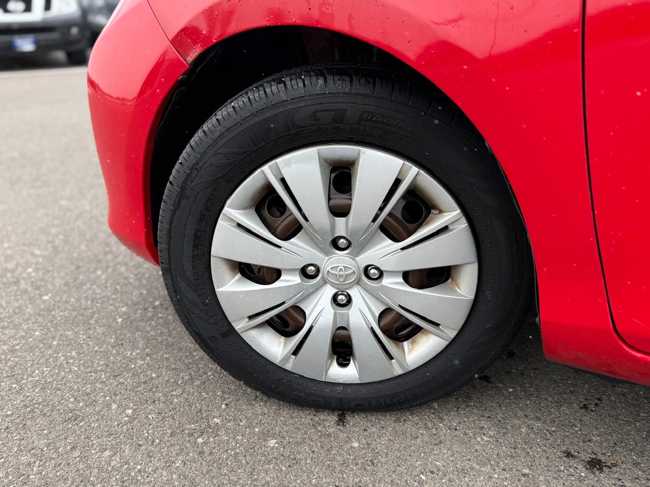 Used 2013 Toyota Yaris LE image 50