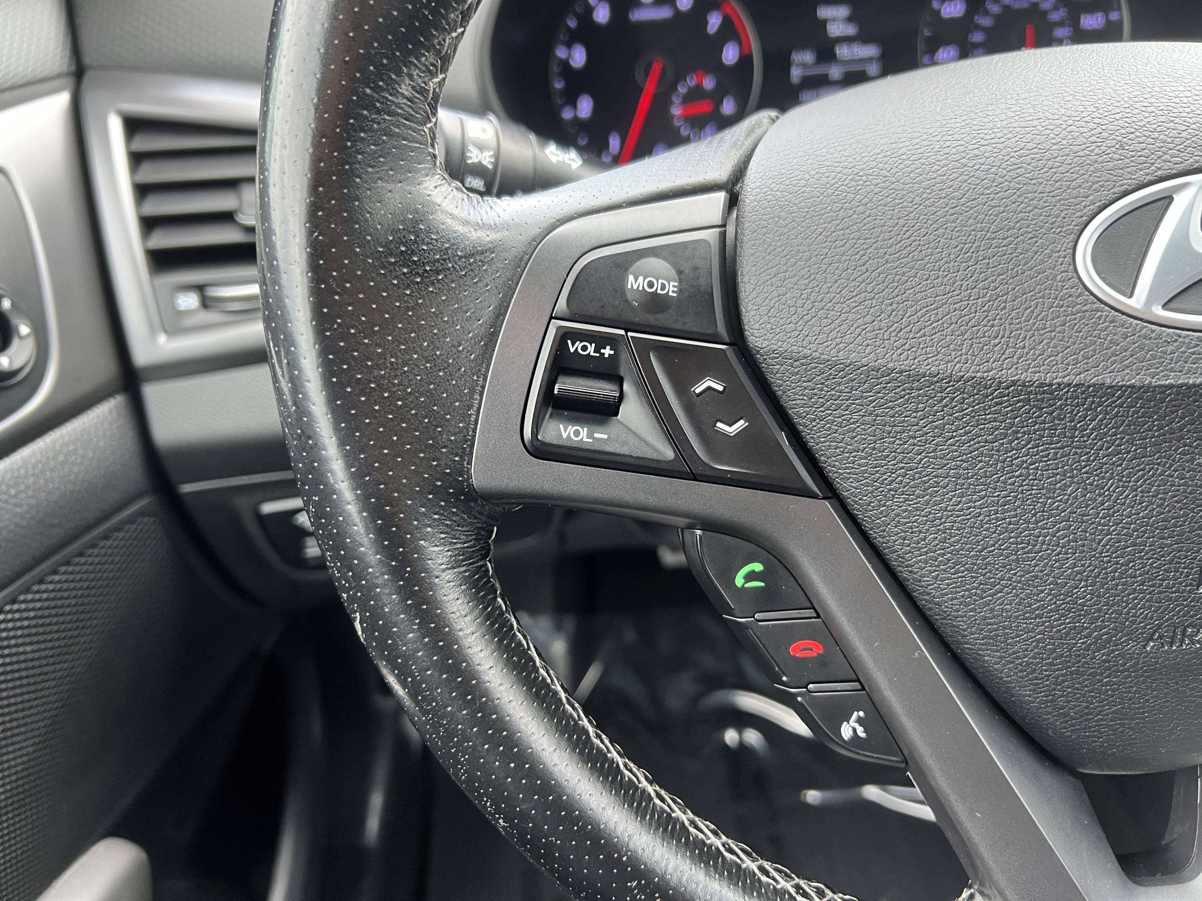 Used 2016 Hyundai Veloster Turbo FWD image 26