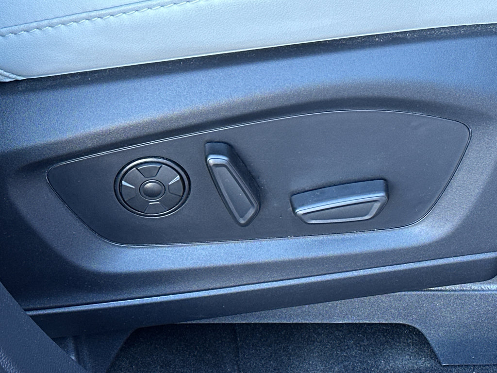 Used 2025 Ford Explorer Platinum w/ Ultimate Package image 33