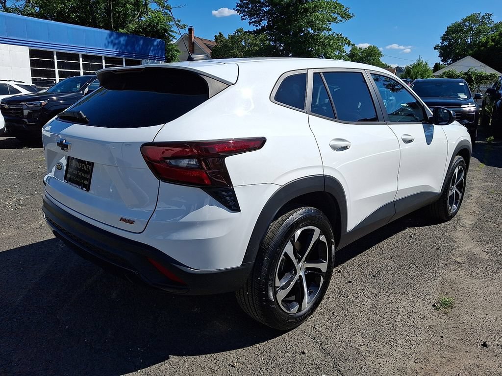 Used 2024 Chevrolet Trax RS FWD image 8