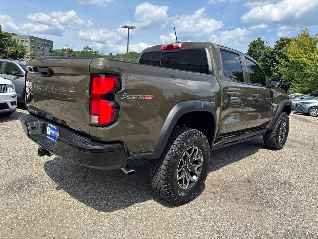 Used 2025 Chevrolet Colorado ZR2 w/ Technology Package AWD/4WD image 7