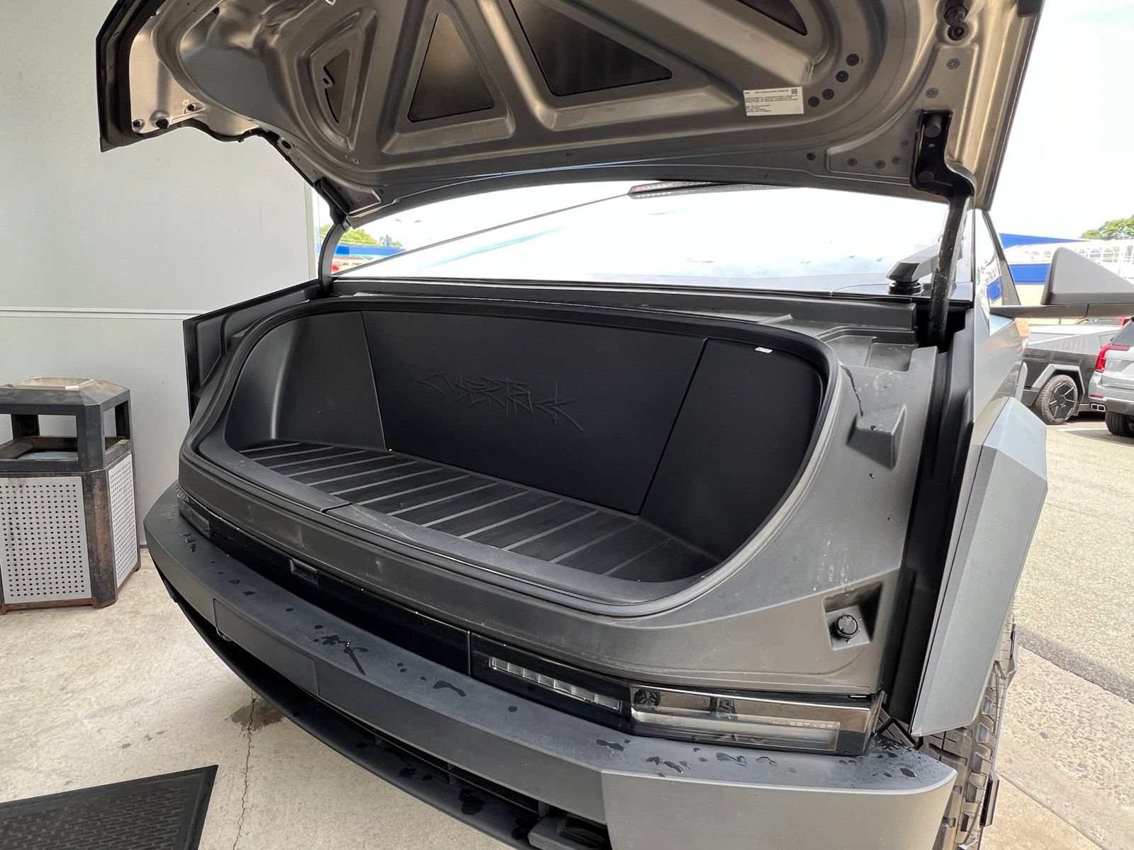 Used 2024 Tesla Cybertruck Cyberbeast AWD/4WD image 37