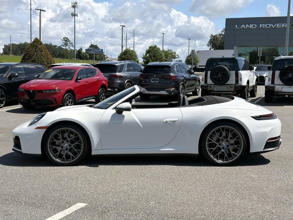 Used 2025 Porsche 911 Carrera RWD image 4