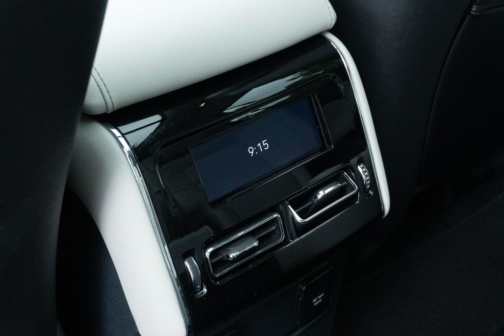 Used 2025 Lincoln Aviator Reserve w/ Equipment Group 201A AWD/4WD image 24