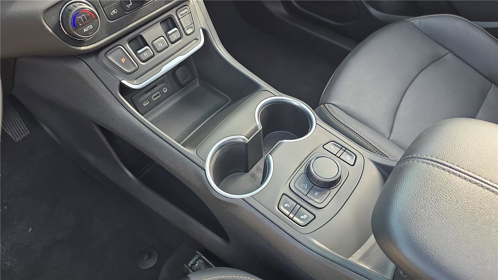 Used 2020 GMC Terrain SLT w/ Preferred Package image 18