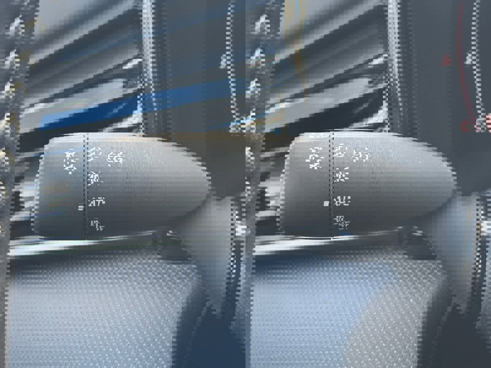 Used 2025 Toyota Camry SE image 19