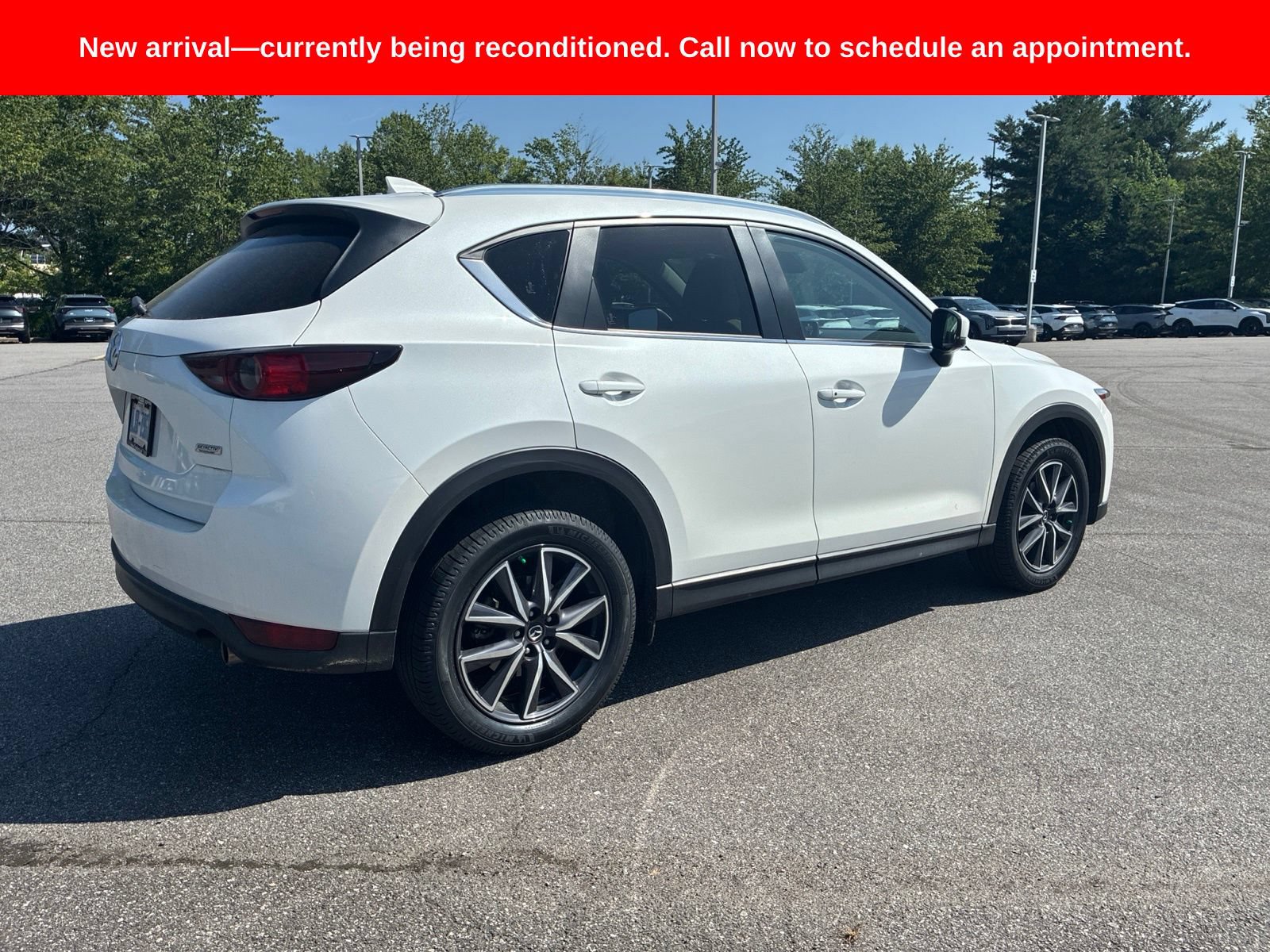 Used 2018 MAZDA CX-5 Touring w/ Preferred Equipment Package FWD image 6