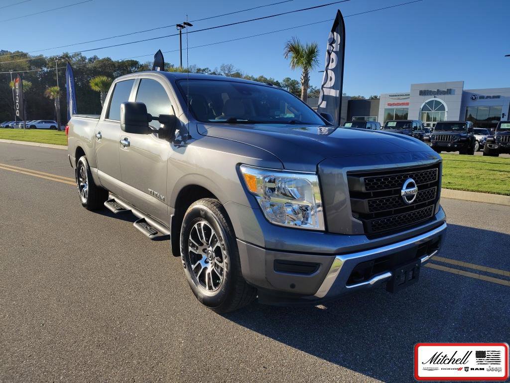 Used 2021 Nissan Titan SV w/ SV Convenience Package
