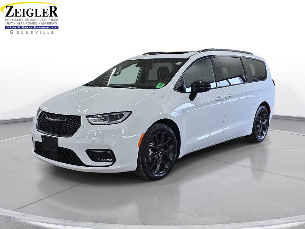 Certified 2025 Chrysler Pacifica Limited