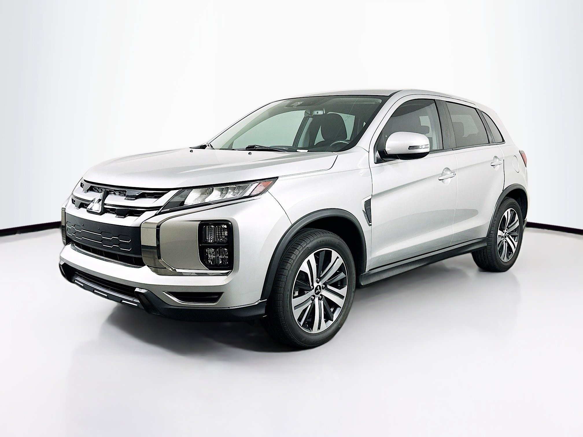 Used 2021 Mitsubishi Outlander Sport SE FWD image 3