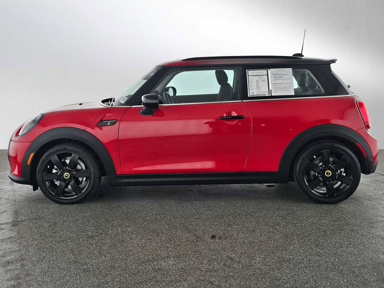 Used 2024 MINI Cooper SE image 6