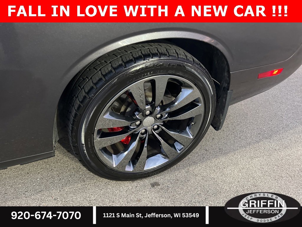 Used 2014 Dodge Challenger SRT8 image 17