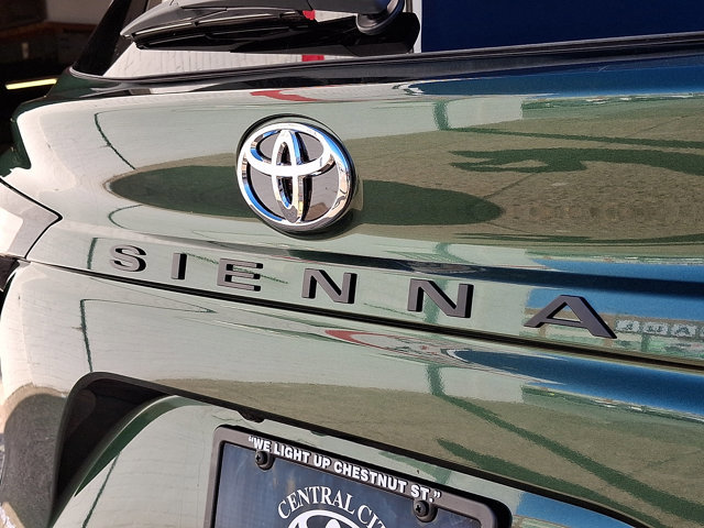 Certified 2026 Toyota Sienna XLE image 36