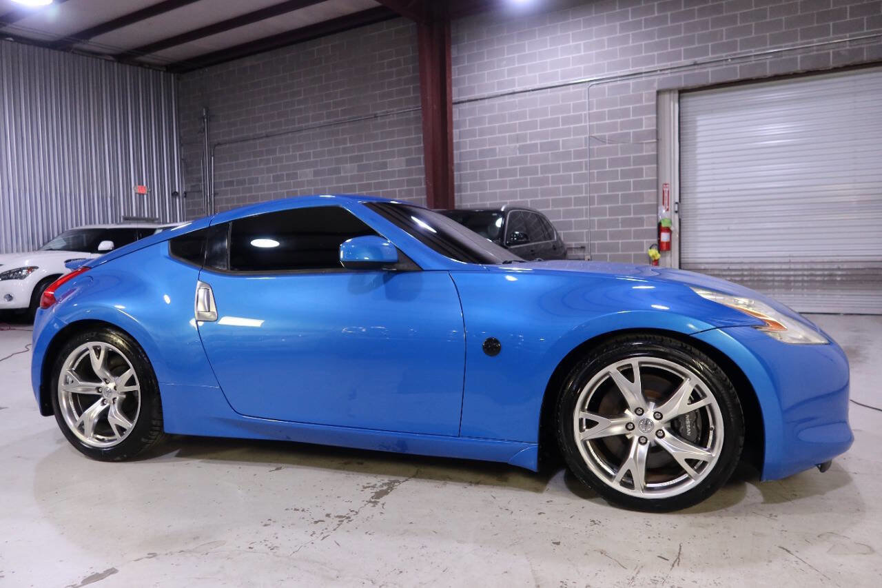Used 2009 Nissan 370Z Touring w/ Sport Pkg image 7