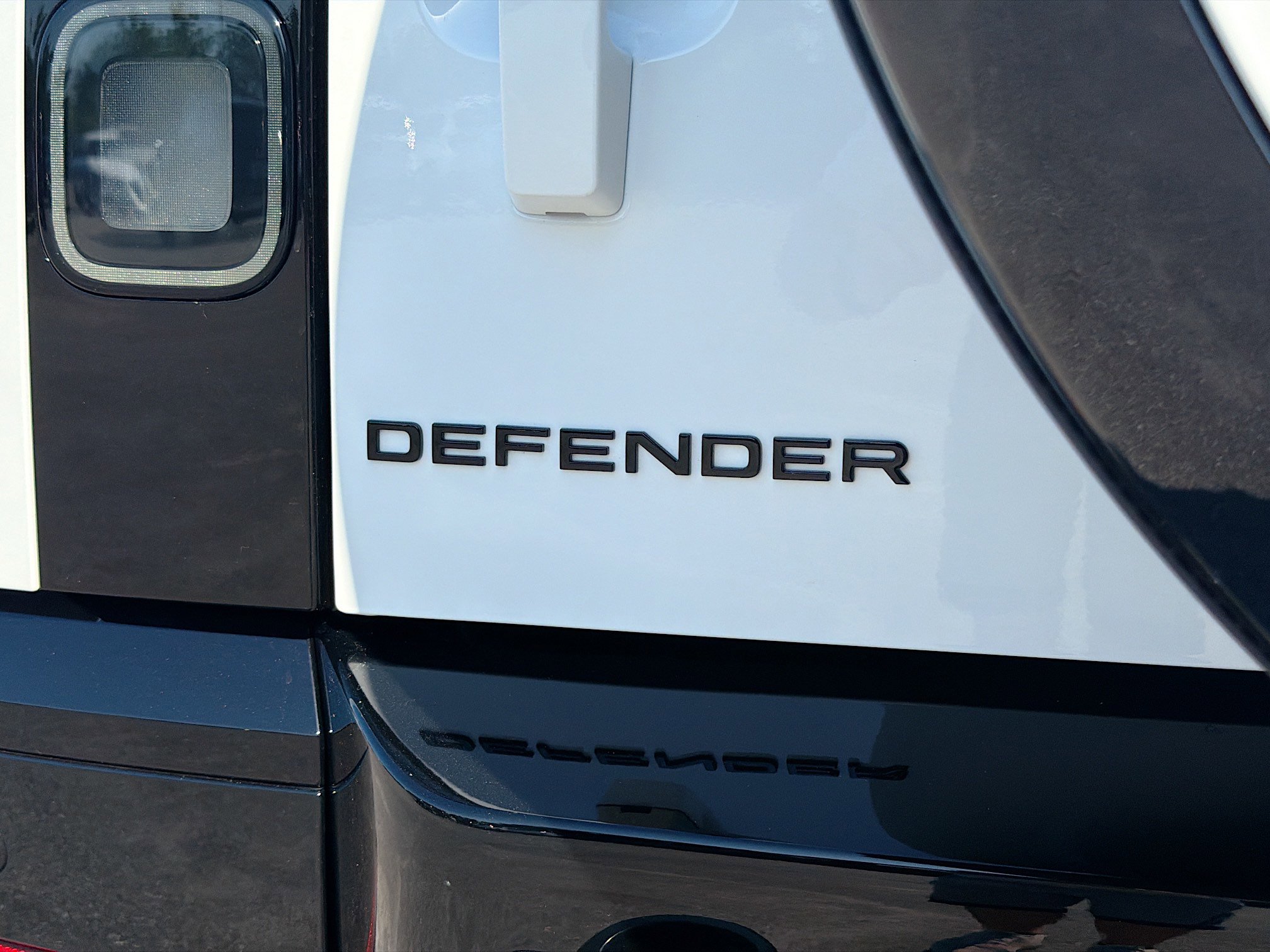 New 2026 Land Rover Defender 110 X-Dynamic SE AWD/4WD image 11