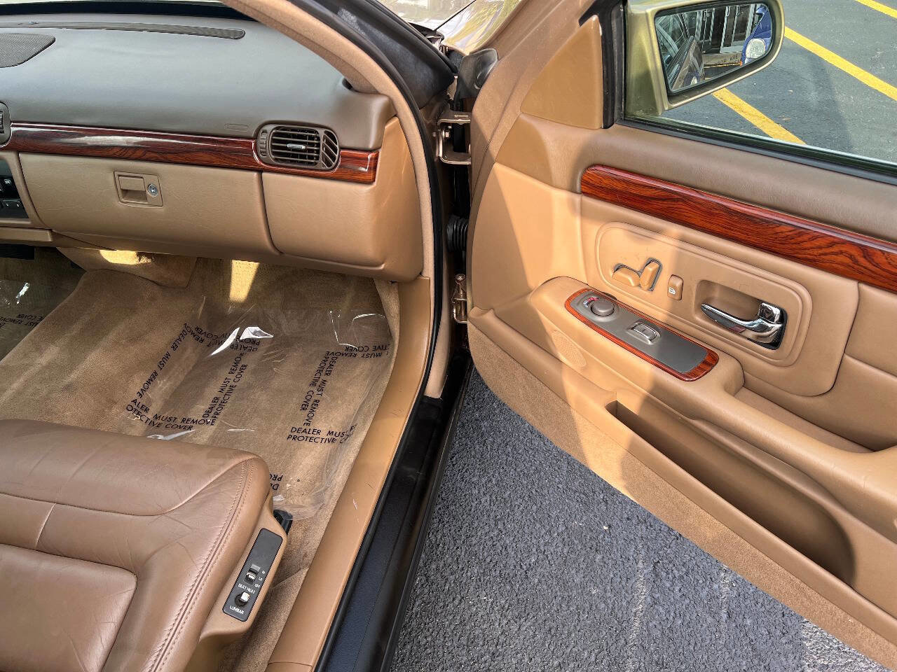 Used 1999 Cadillac De Ville w/ Comfort/Convenience Pkg image 27