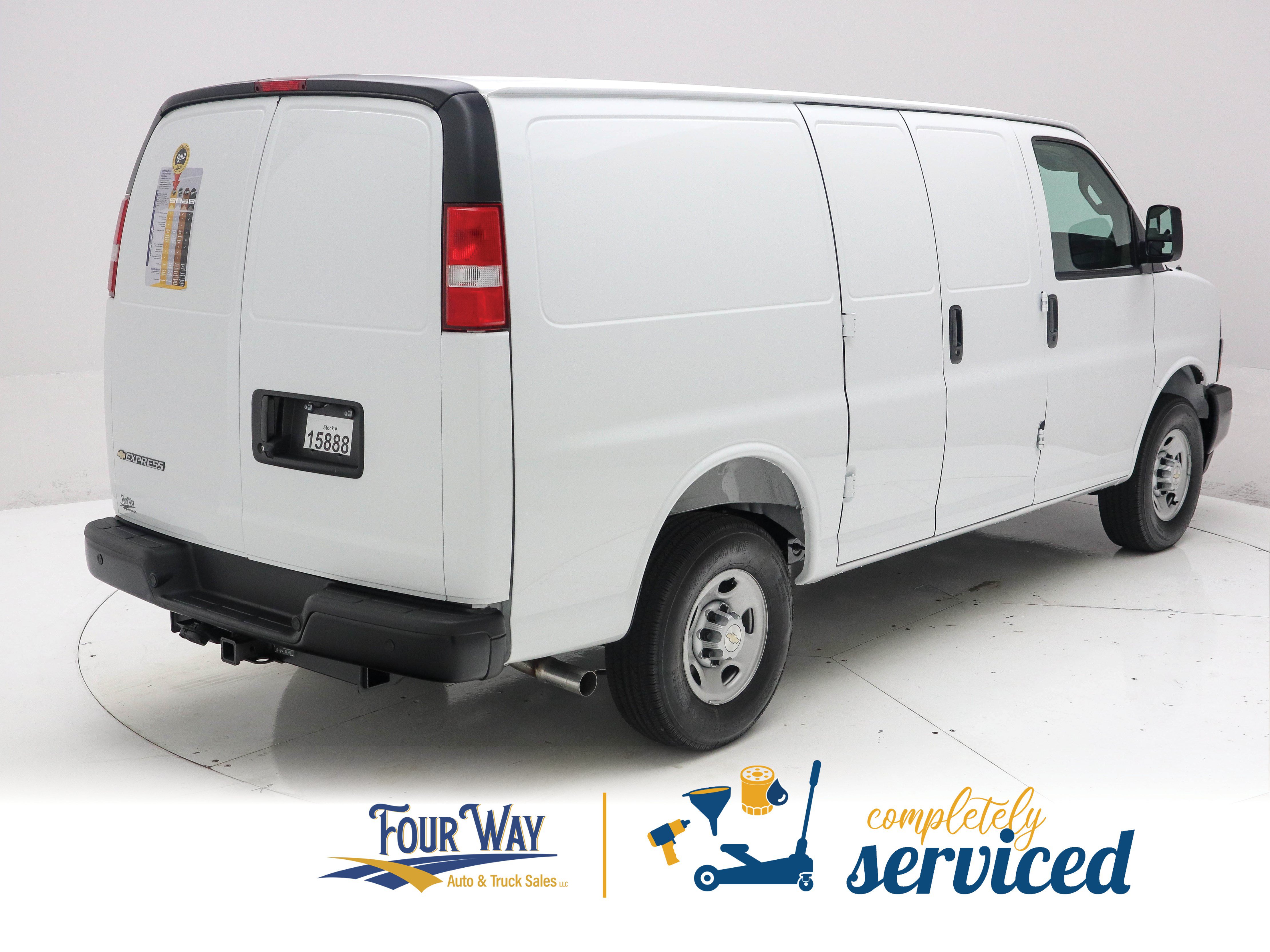 Used 2026 Chevrolet Express 3500 w/ Driver Convenience Package RWD image 4