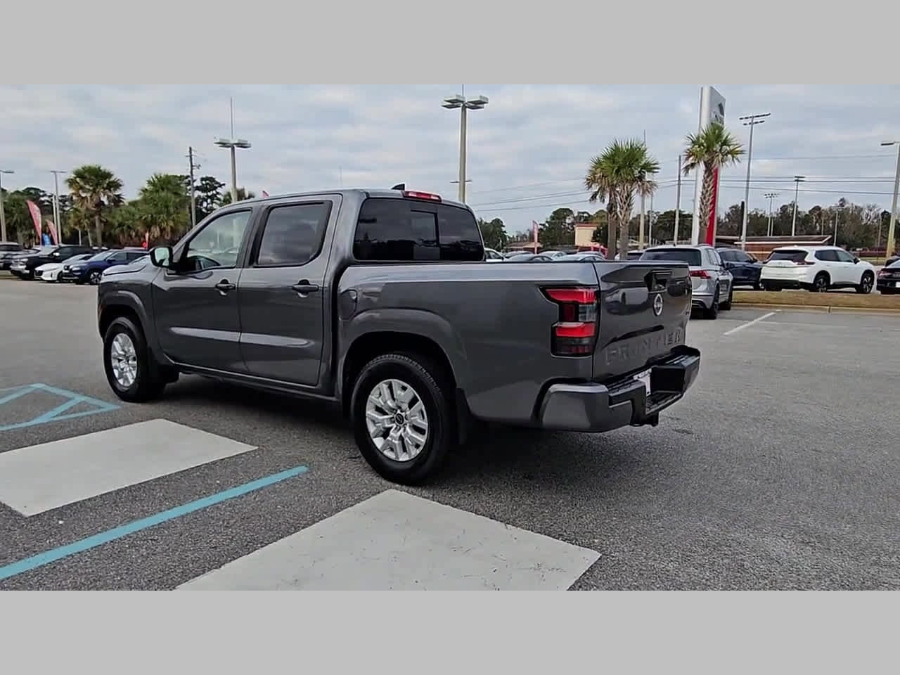 Used 2024 Nissan Frontier SV w/ SV Convenience Package image 29