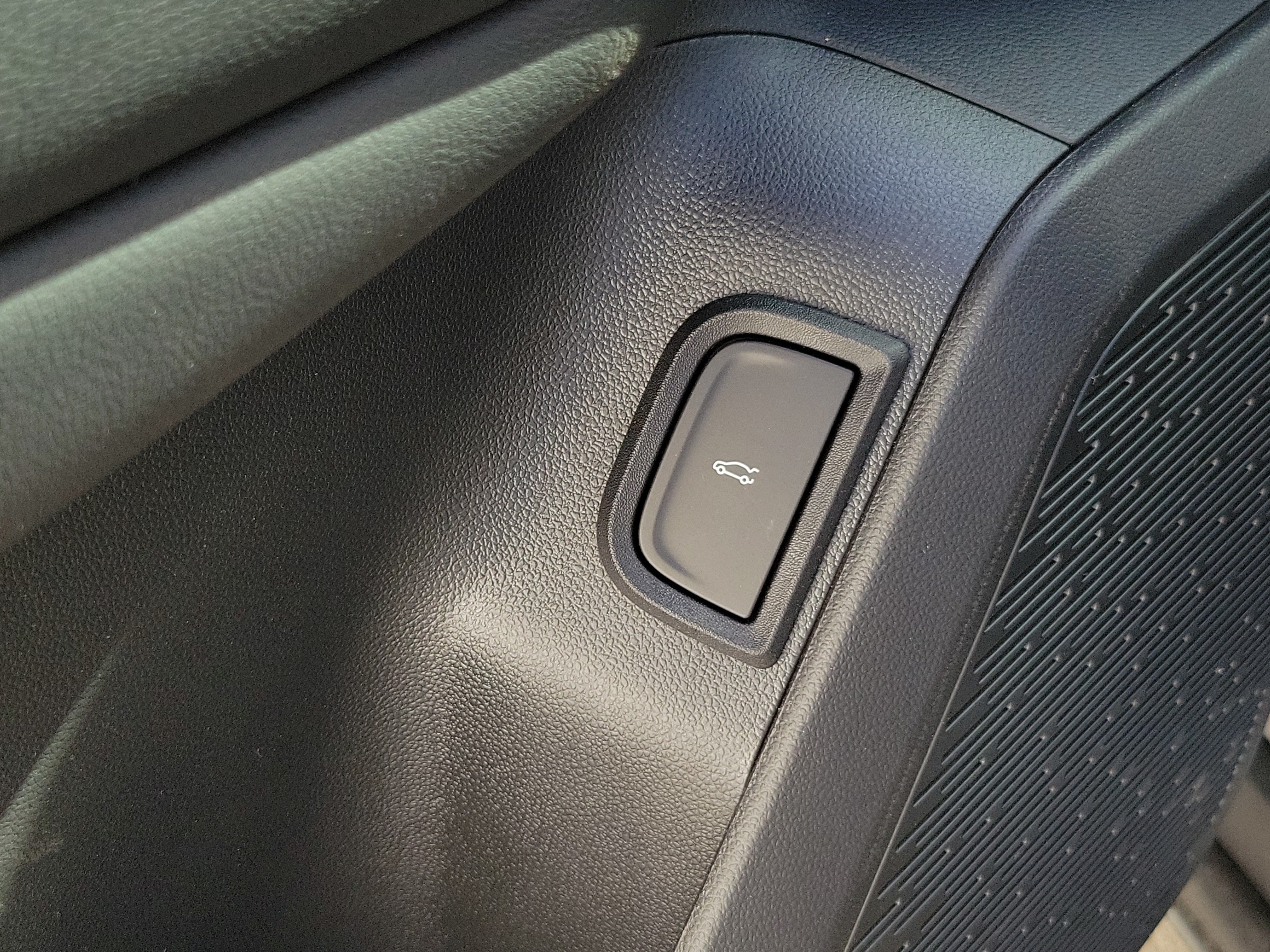 New 2027 GMC Terrain Elevation w/ Elevation Premium Package FWD image 19