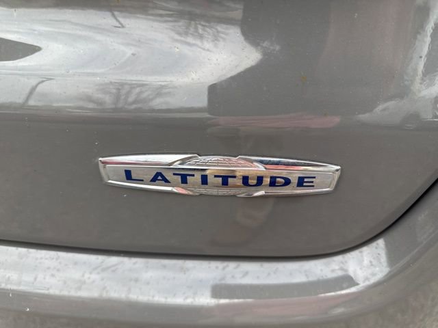 Used 2024 Jeep Compass Latitude image 14