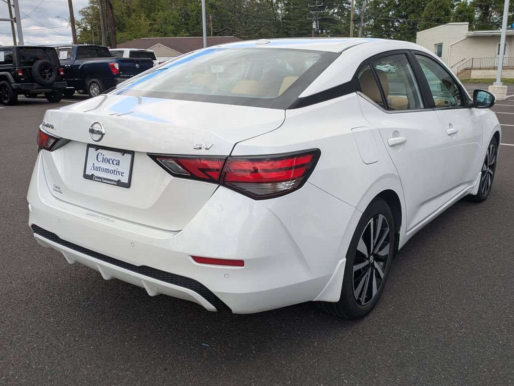 Used 2023 Nissan Sentra SV w/ SV Premium Package FWD image 5