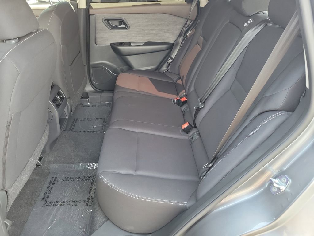 Used 2023 Nissan Rogue S image 19