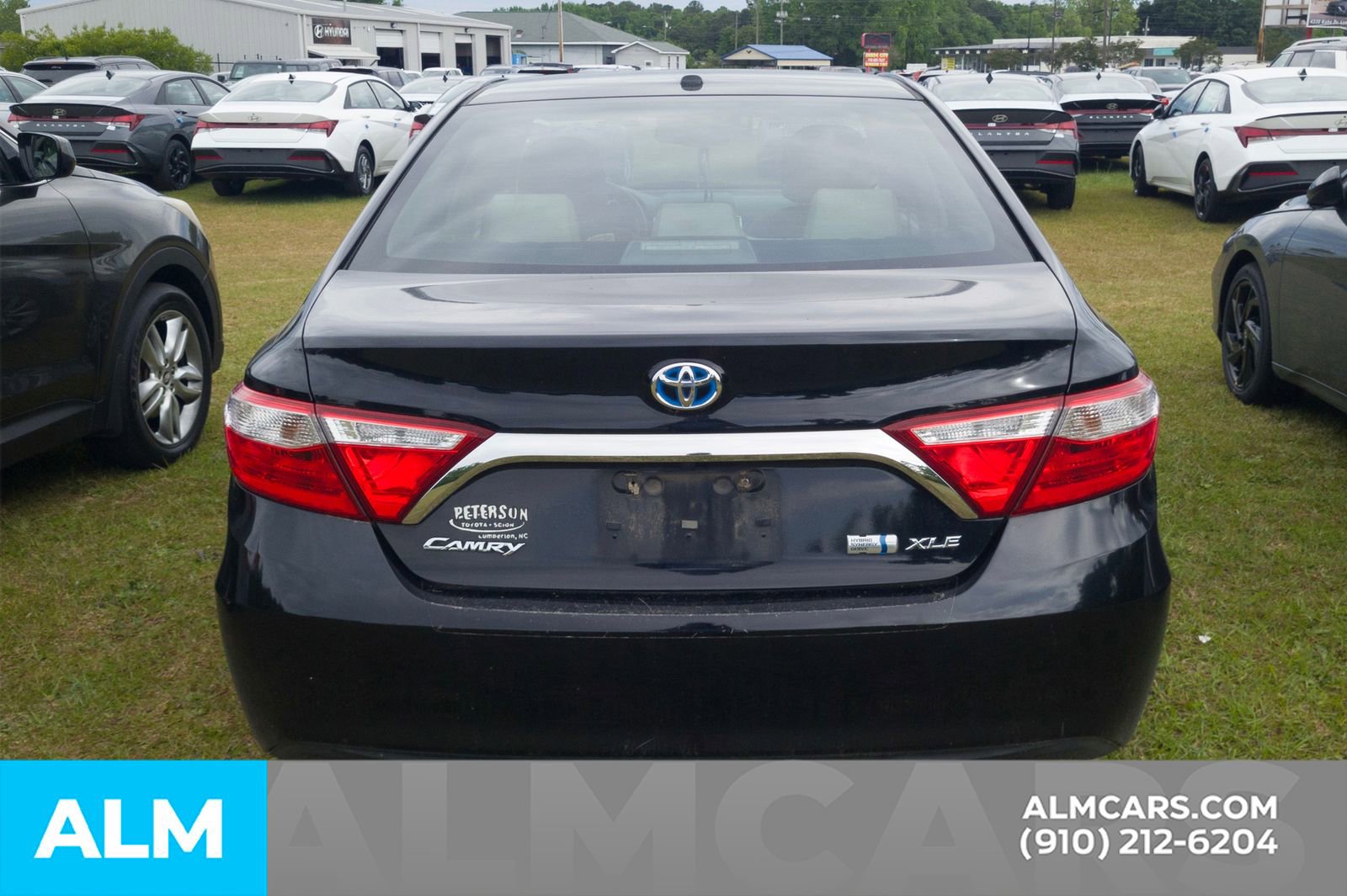 Used 2017 Toyota Camry XLE w/ Moonroof Package FWD image 11