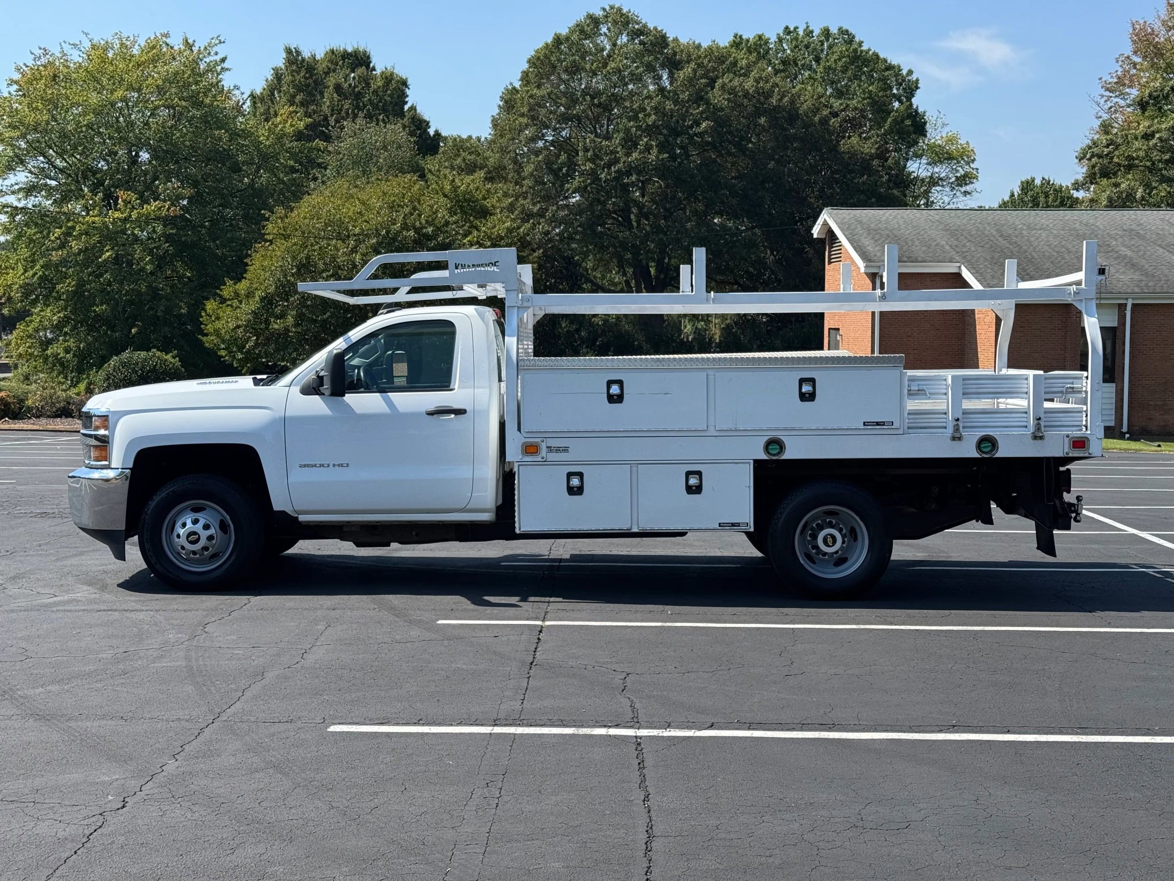Used 2016 Chevrolet Silverado 3500 W/T RWD image 2