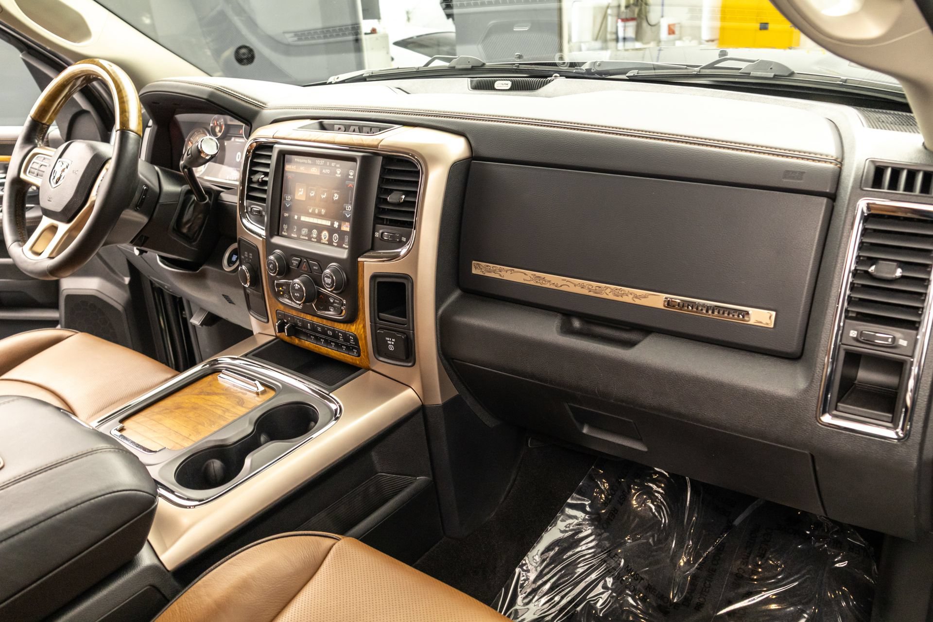 Used 2017 RAM 3500 Laramie Longhorn w/ Snow Chief Group AWD/4WD image 37