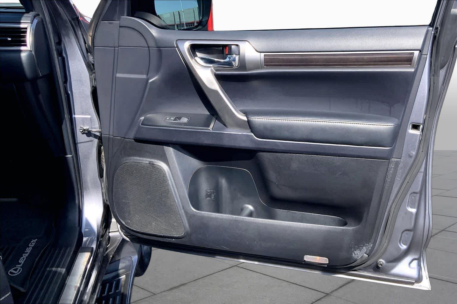 Used 2022 Lexus GX 460 Premium w/ Premium Plus Package AWD/4WD image 23