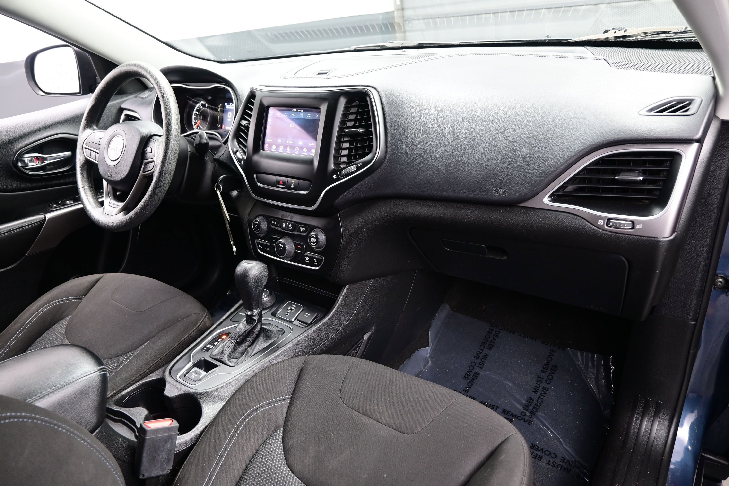 Used 2021 Jeep Cherokee Latitude AWD/4WD image 13
