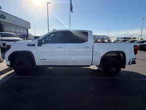 Used 2022 GMC Sierra 1500 AT4 w/ AT4 Premium Package image 4