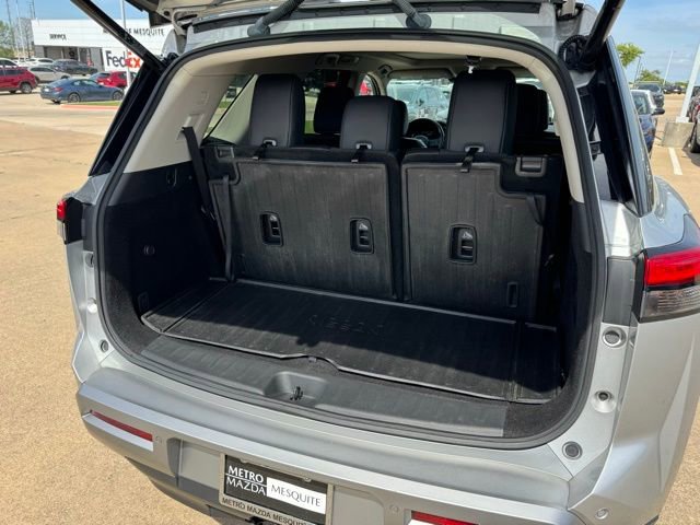 Used 2024 Nissan Pathfinder Platinum image 23