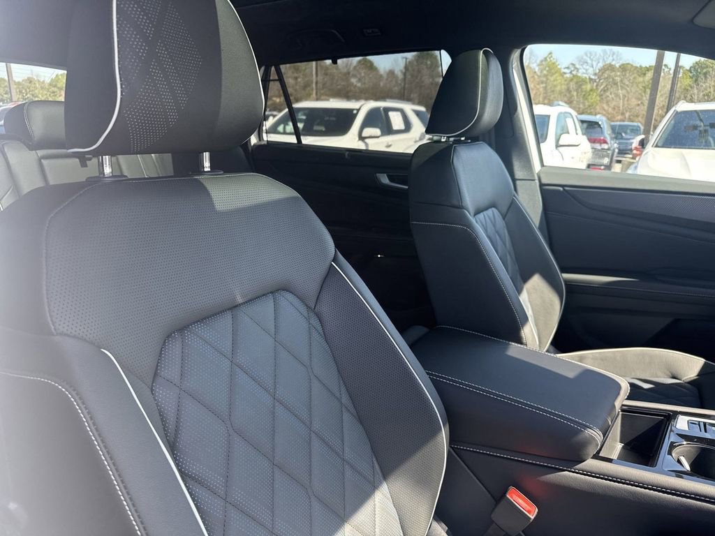 New 2025 Volkswagen Atlas Cross Sport SEL Premium R-Line image 19