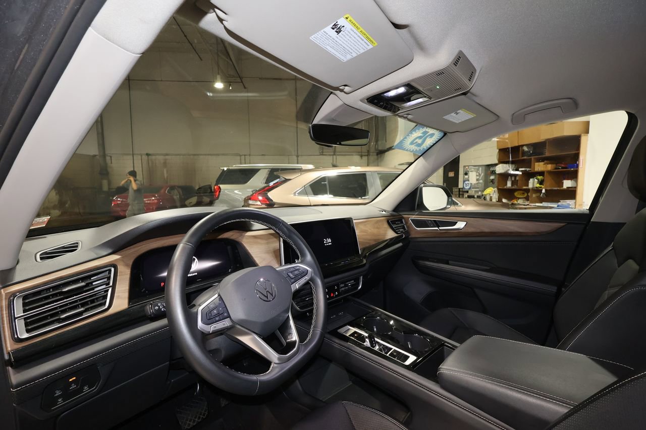 Used 2025 Volkswagen Atlas SE image 9