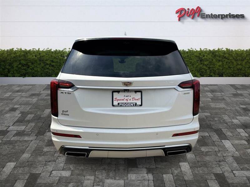 Used 2022 Cadillac XT6 Premium Luxury w/ Technology Package FWD image 11