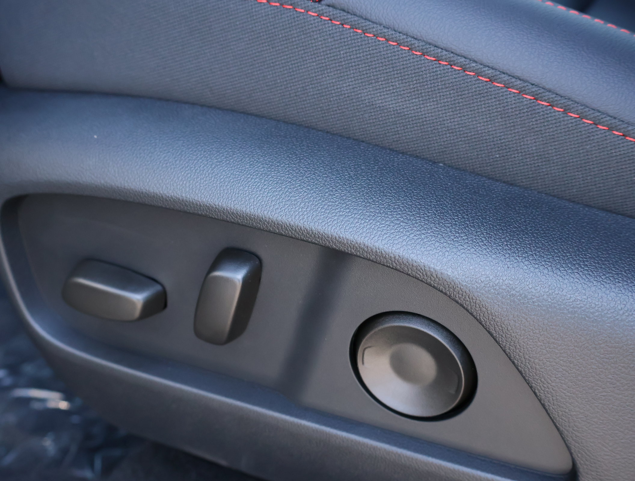 New 2027 Chevrolet Equinox RS w/ Safety and Technology Package FWD image 10